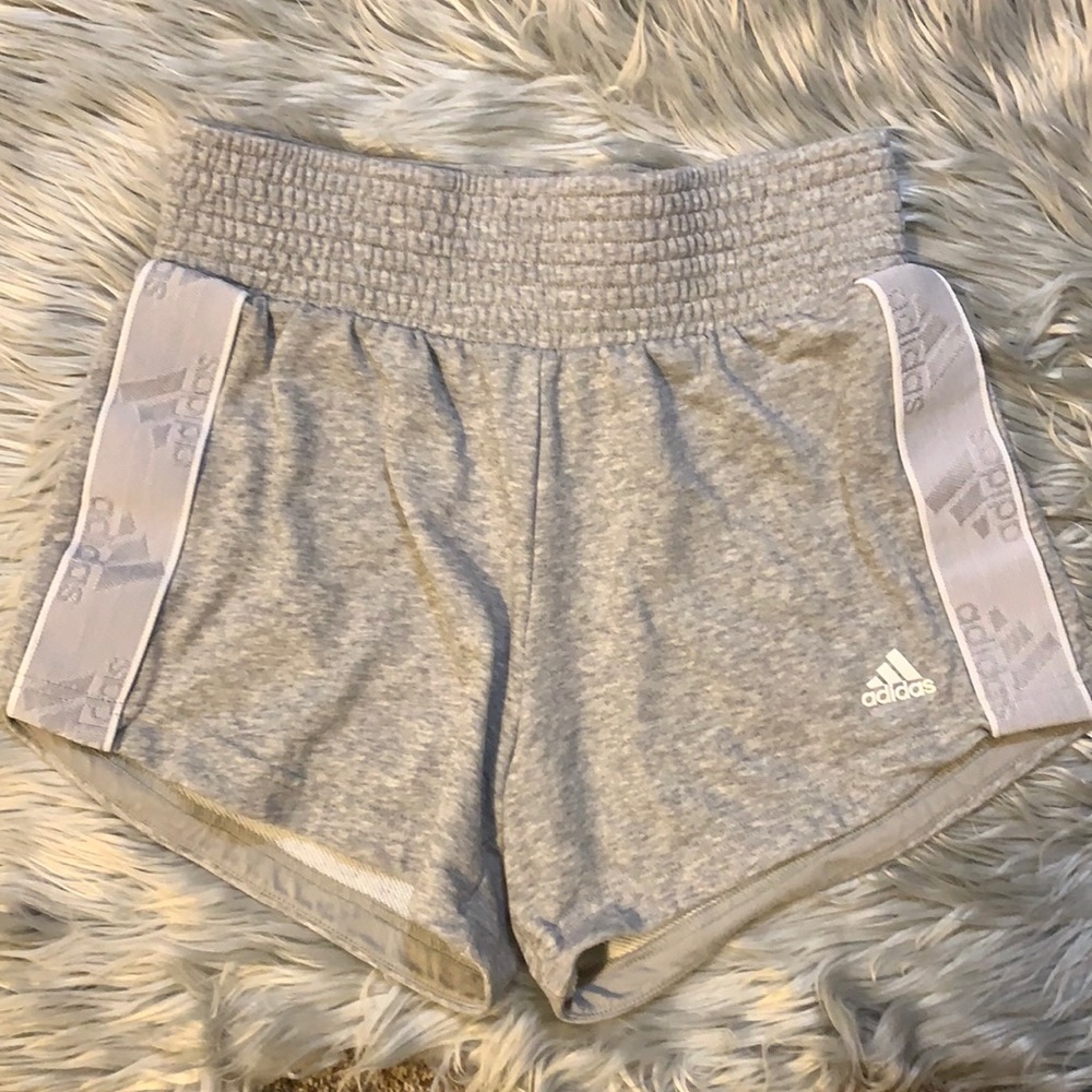 ✨ADIDAS SMALL SHORTS ✨